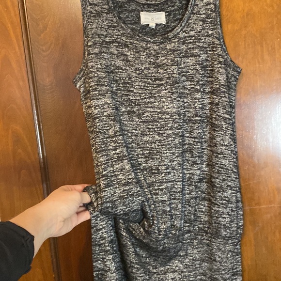 Amazing sleeveless gray knit dress with elastic waist 😍😍😍 - Picture 4 of 9